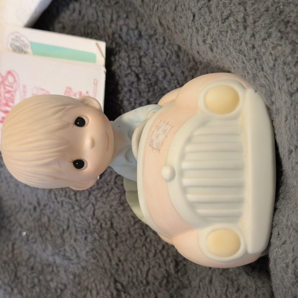 Precious Moments I'm Following Jesus Figurine - Picture 3 of 4